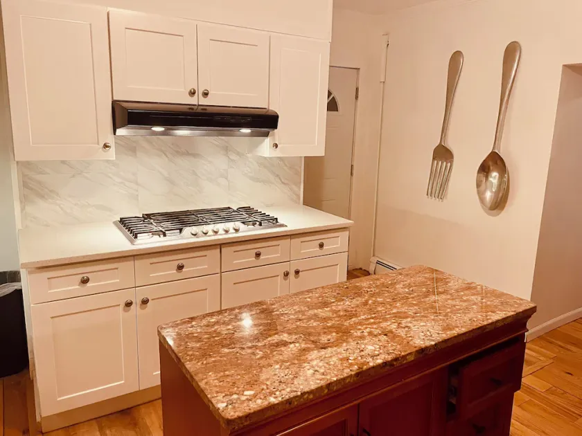 Cozy Studio Apartment - Image 1