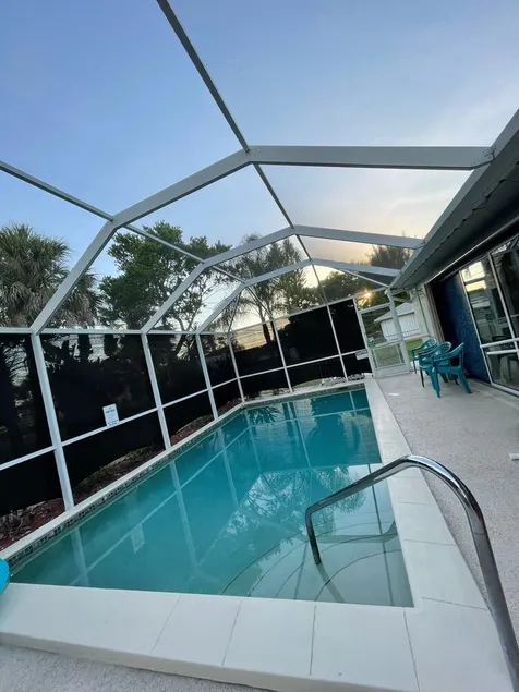 Comfy, clean, private home IN Venice, Florida; Heated Pool, Minutes to the Beach - Image 1