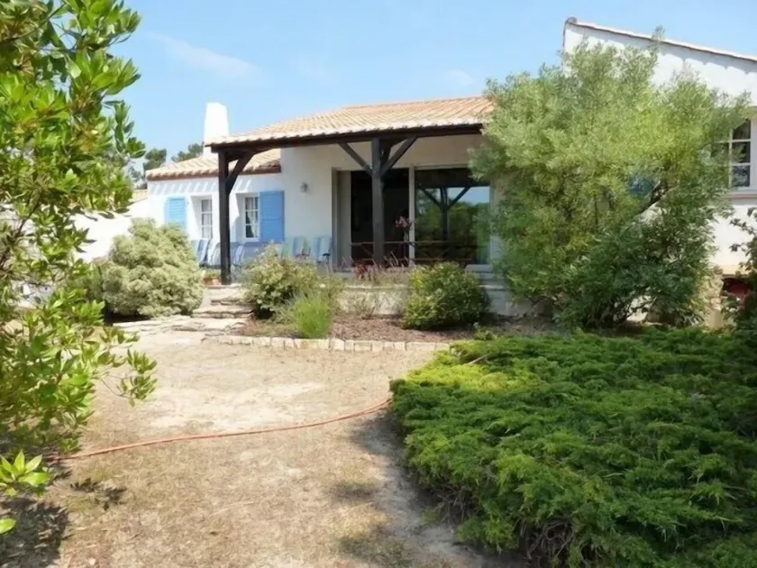 Stille og Nice hus vender mod træ Eloux 150 m fra havet - WIFI - 6 cykler - Image 1