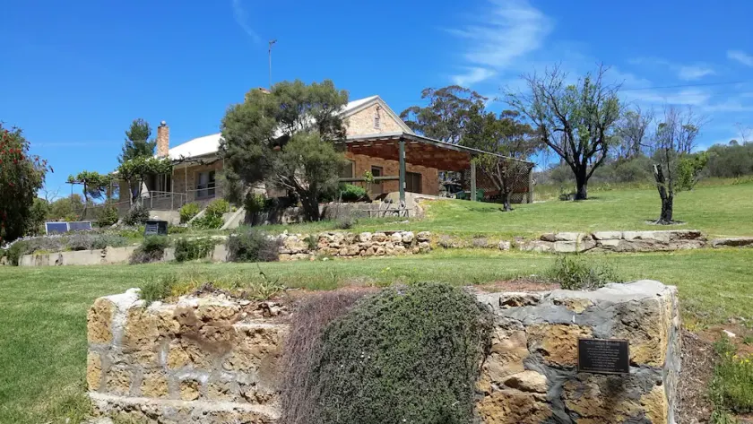 Lowbank Riverfront Getaway overlooking the stunning Murray River - Image 1