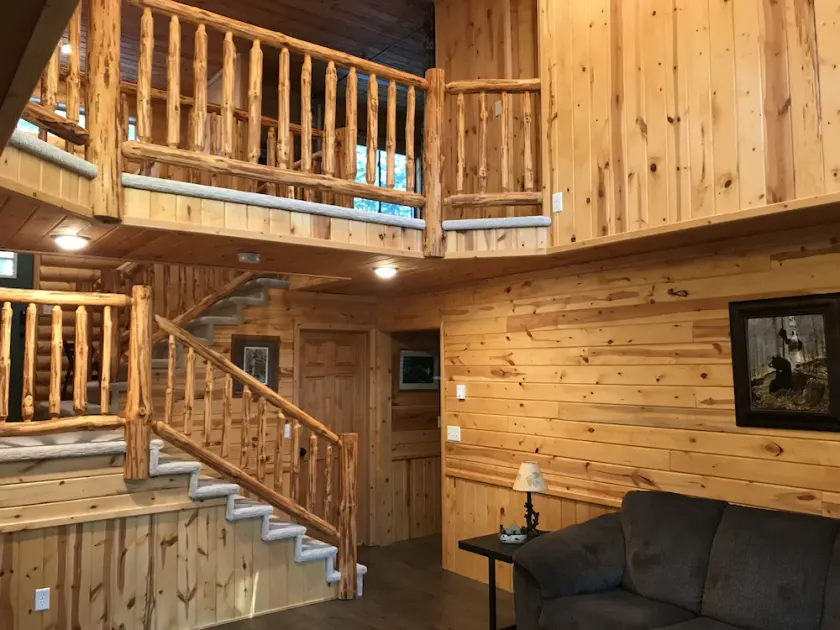 Log home nestled in tall pines near Norway Lake - Image 1