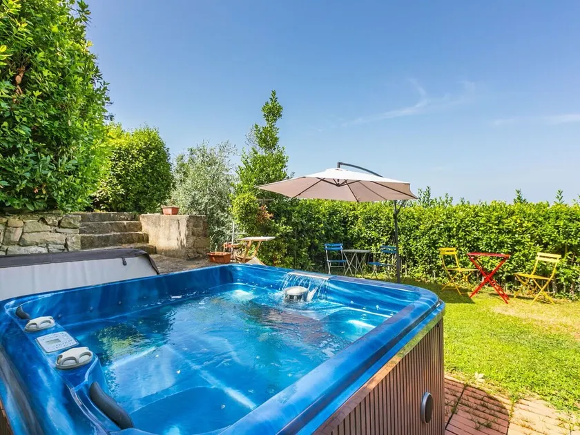 Schönes  Ferienhaus für 8 Personen mit Klimaanlage, privatem Pool,  W-LAN, TV und Innenhof - Image 1
