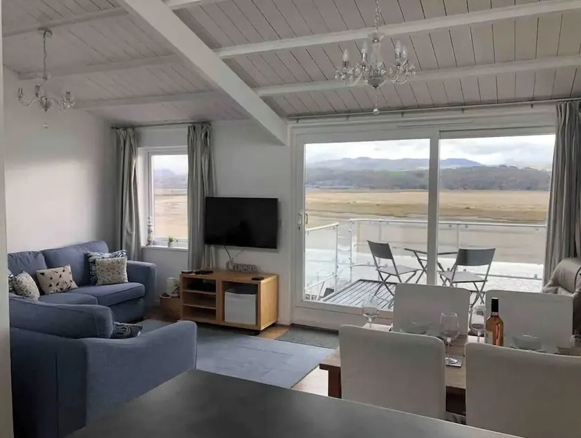 Maison moderne avec vue spectaculaire sur la mer / l'estuaire et la montagne - Image 1