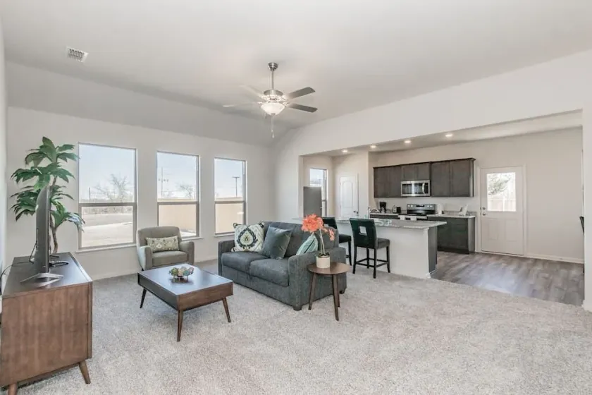 Amazing Contemporary 4BR New Retreat ~ Fam&Group - Image 1
