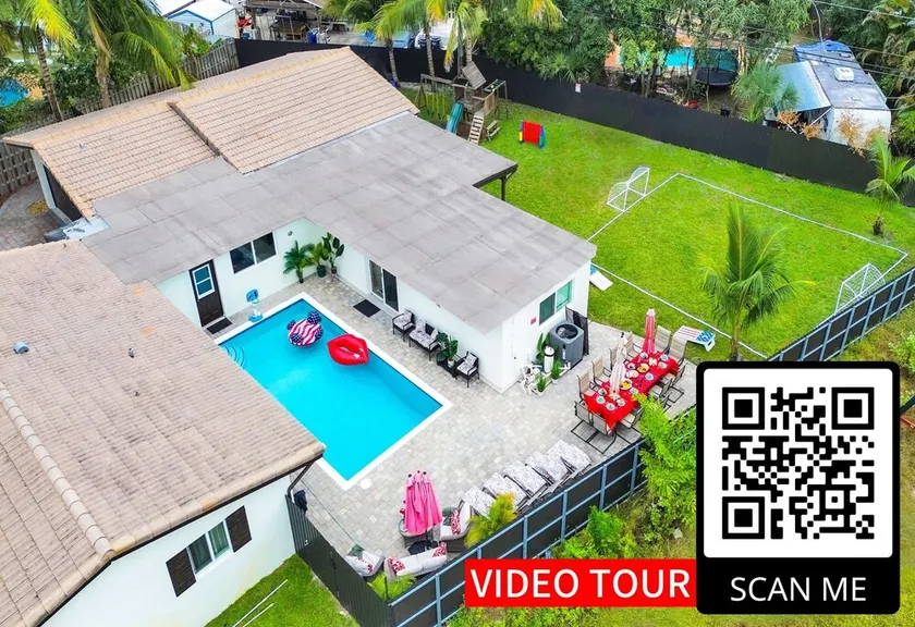 Heated Pool~Stellar stay in 7BD villa~Playground - Image 1
