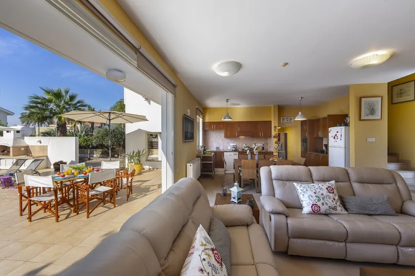 Larnaca Villa Anthea 12 - Image 1