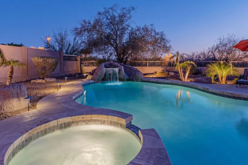 LUX, Mt & City Views, Near Golf & Trails, Pvt Htd POOL w/Slide, Spa, Putt Green - Image 1