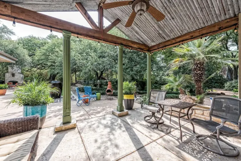 Nestled next to one of the nation’s largest inner-city parks,The Cottate in Cameron Park - Image 1
