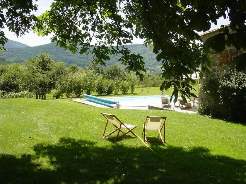 Gîte in the heart of the forest, with swimming pool and beautiful views! - Image 1