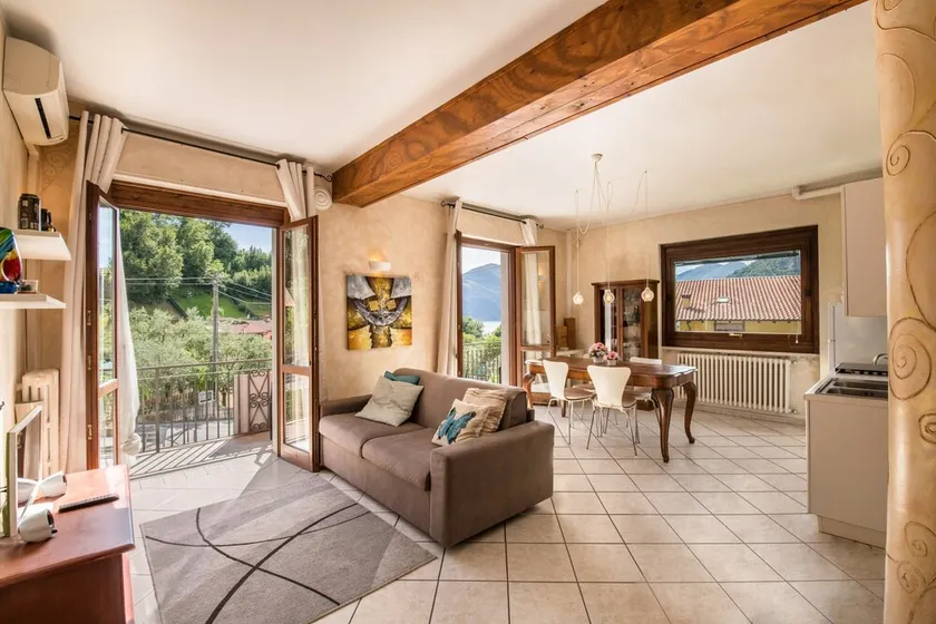 Apartment with Lake View, Pool, Wi-Fi & Terrace - Image 1