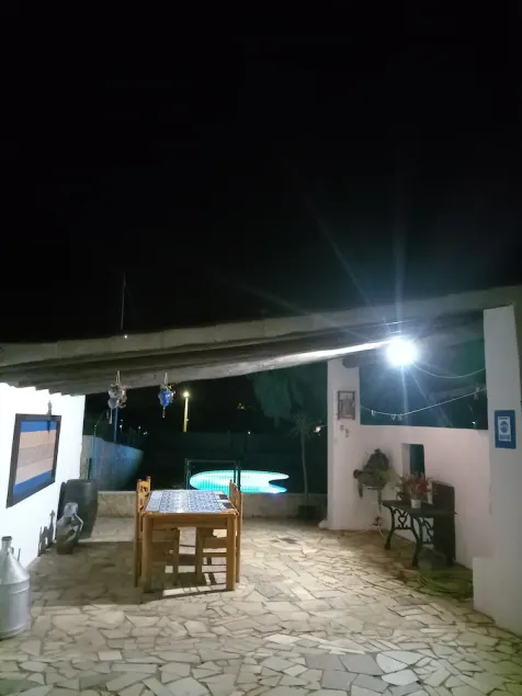 Rural farm away from the hustle and bustle and close to everything with AC. . - Image 1