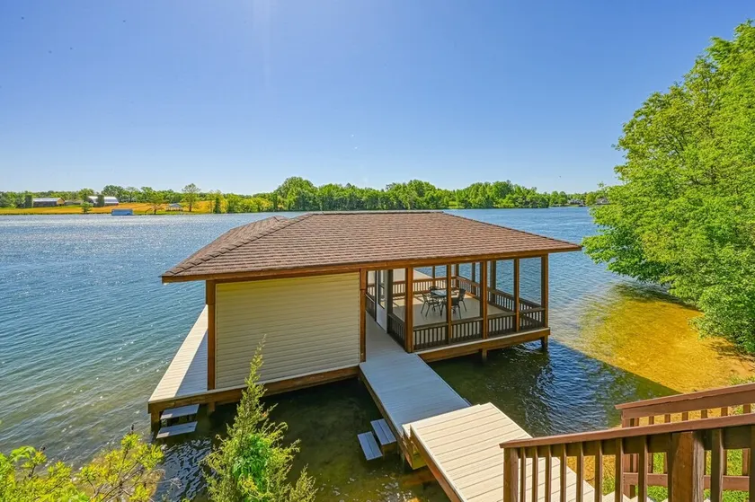 Dog-friendly, lakefront home with private dock, 2 kayaks, decks & game room - Image 1