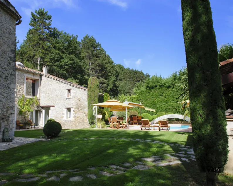 Gite Studio Standard Dans Demeure Provençale en Pleine Nature, spa et Piscine - Image 1