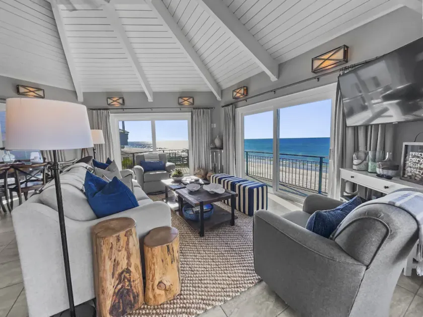 Nifty Shades Of Gray 5 Bedroom Home by RedAwning - Image 1