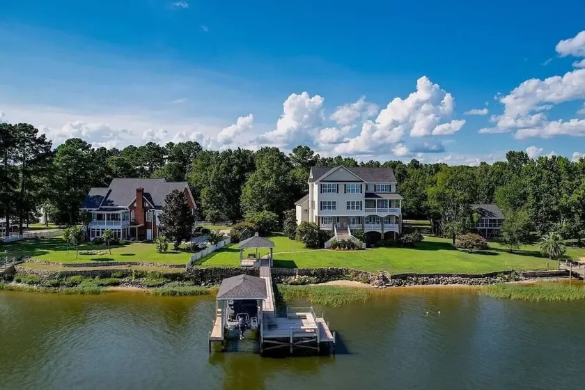 Lake House on Lake Wateree - Image 1