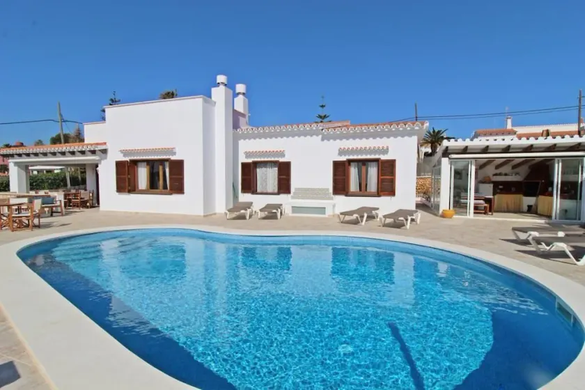 Villa elegante y espaciosa cerca del mar para 8 personas. - Image 1