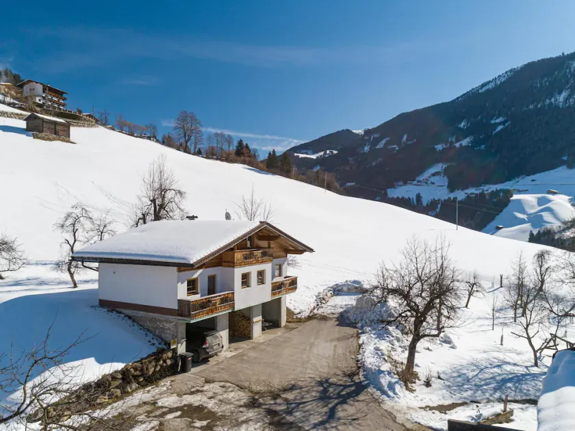 Detached chalet on farm - Image 1