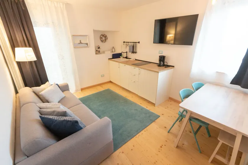 Suite with kitchen and view of Lake Maggiore - Image 1