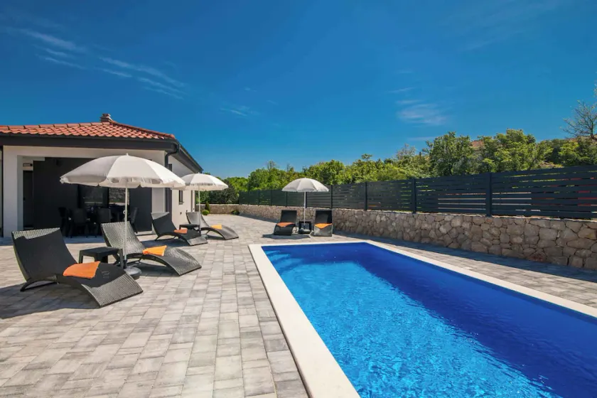 Villa mit Pool an ruhiger Lage - Image 1