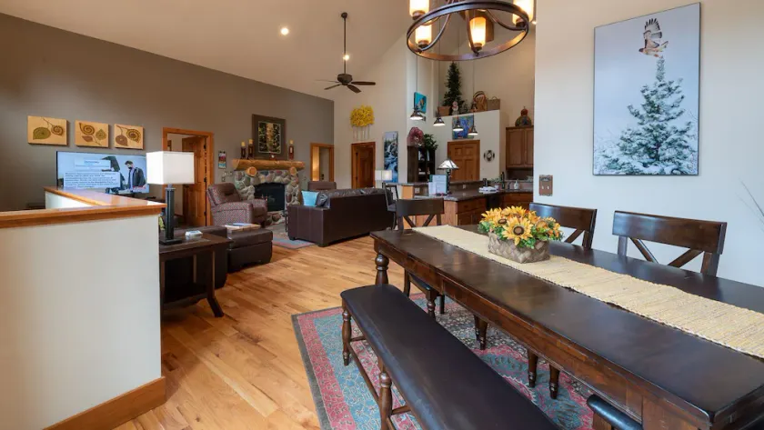 Family Gathering Home! Beautiful, Spacious, Clean!  Next to Rocky Mtn N.P., YMCA - Image 1