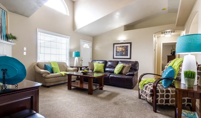 READY IN MERIDIAN.. RELO SPECIALISTS, GOLF COURSE COMMUNITY - Image 1