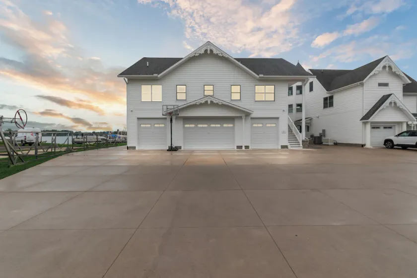 HELT NY!!! Crystal Lake Condo - 8 sovplatser! (Crystal, MI i Montcalm County) - Image 1