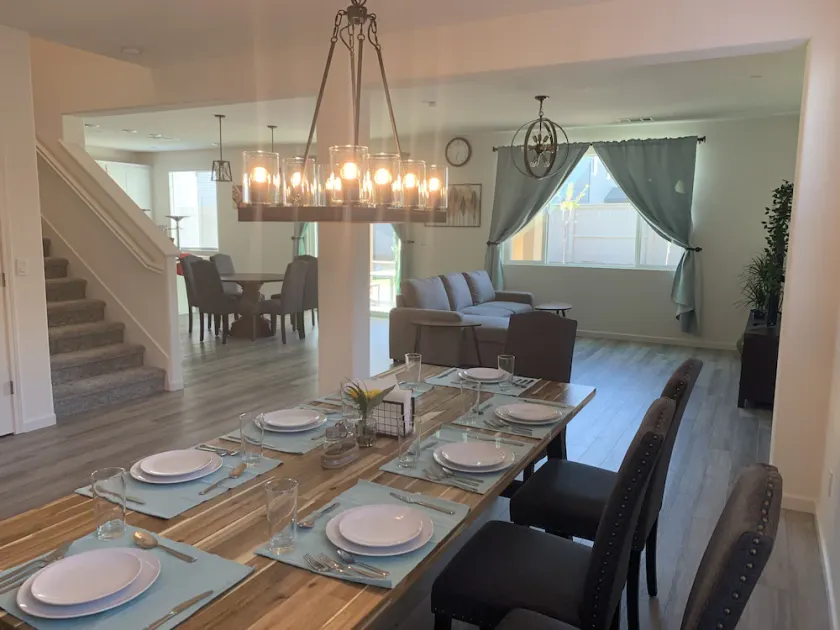 Spacious and luxurious single house in a upscale community 10mins  to UC Davis - Image 1