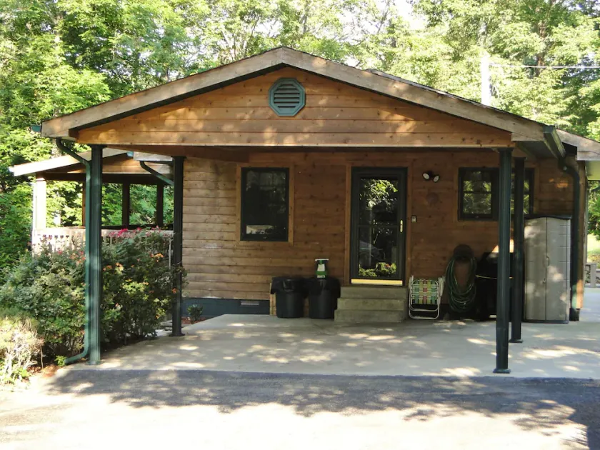 Haus am See mit 2 Schlafzimmern und Privatsphäre! Wunderschöne Aussicht und zahlreiche Annehmlichkeiten ... - Image 1