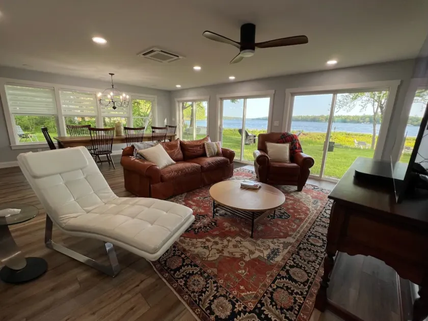 New & Modern, Lakeside Home - Image 1