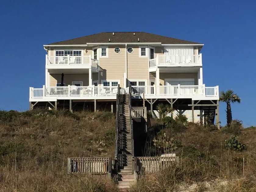 OCEANFRONT with Amazing Views - Image 1