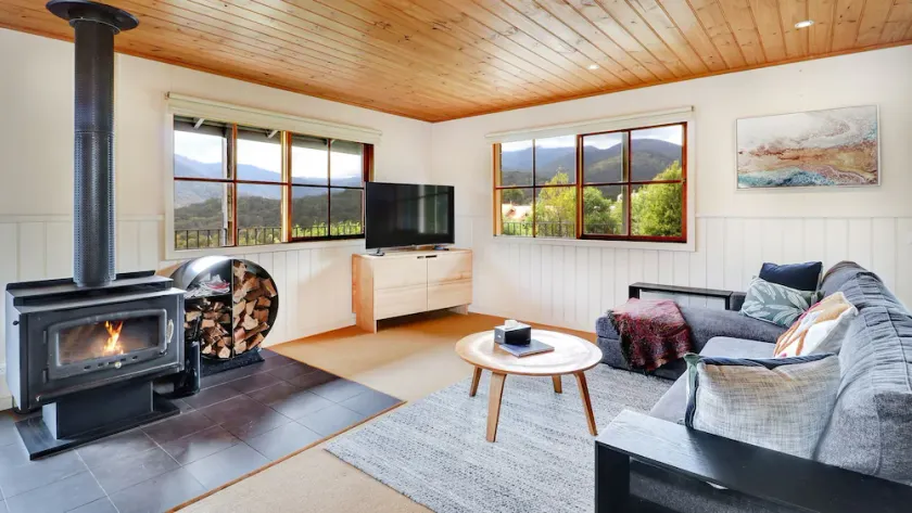 Alpine Sadler Retreat - Image 1