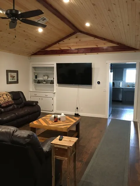 Entire Farm House near Fort Cobb Lake - completely new remodel - Image 1