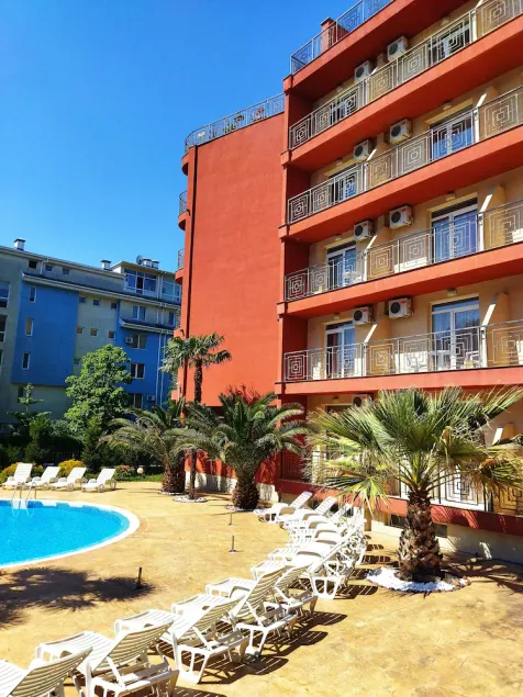 Nice studio with balcony. Private pool. 10min to the beach - Image 1