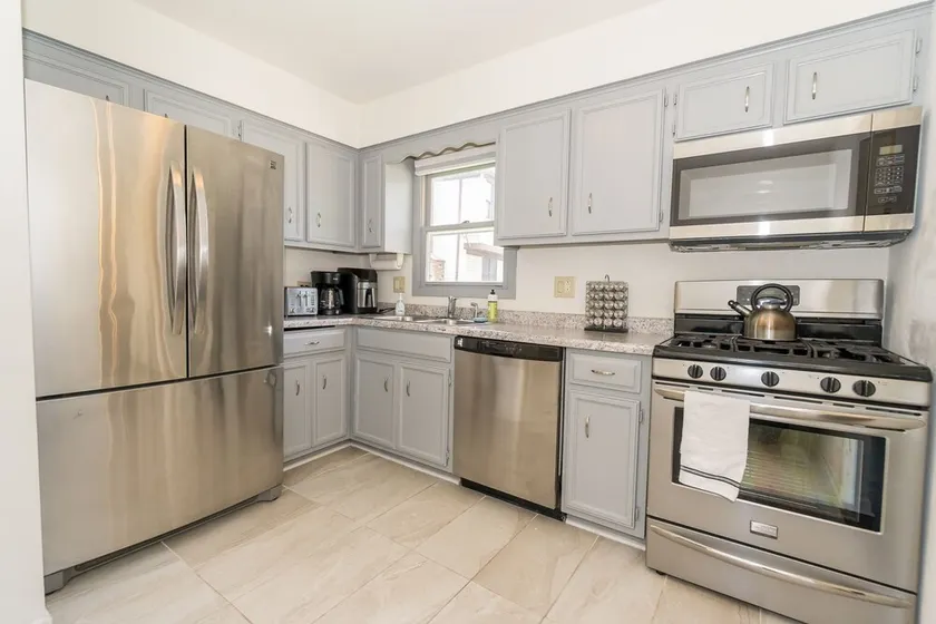Great Value 3BR 2.5BA Game Rm Free Park, Safe Area - Image 1