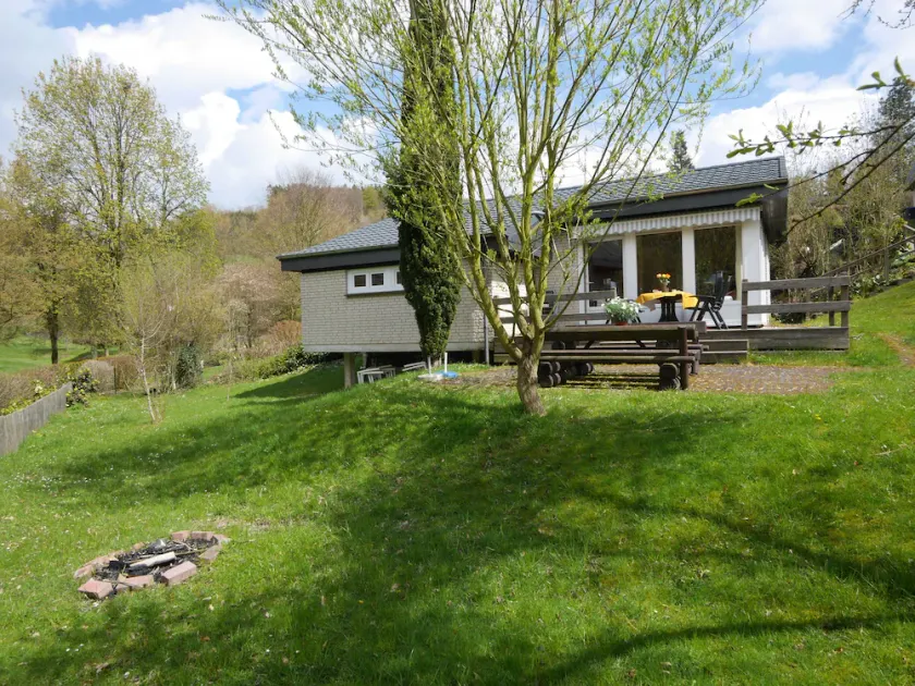 Detached bright apartment at Lake Henne, children welcome - Image 1