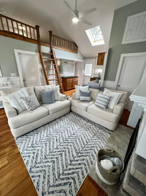 Chatham Beach Cottage + loft Walk to the Beach - Image 1