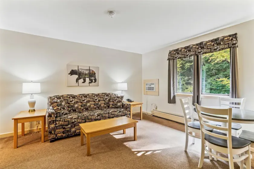 Deluxe-suite med 1 soveværelse beliggende på første sal m / udendørs opvarmet pool - Image 1