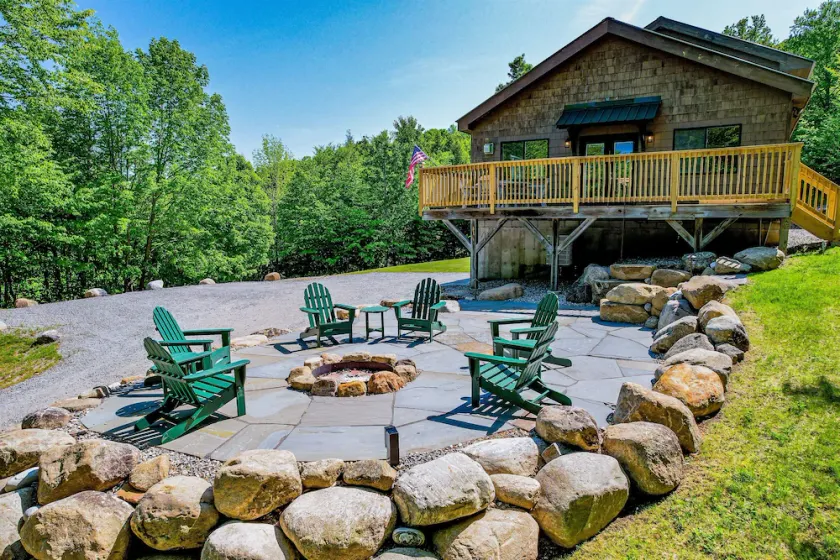 Sleeps 12 | 40 Private Acres | 10 Min Gore Mountain | 5BR Lodge - Image 1