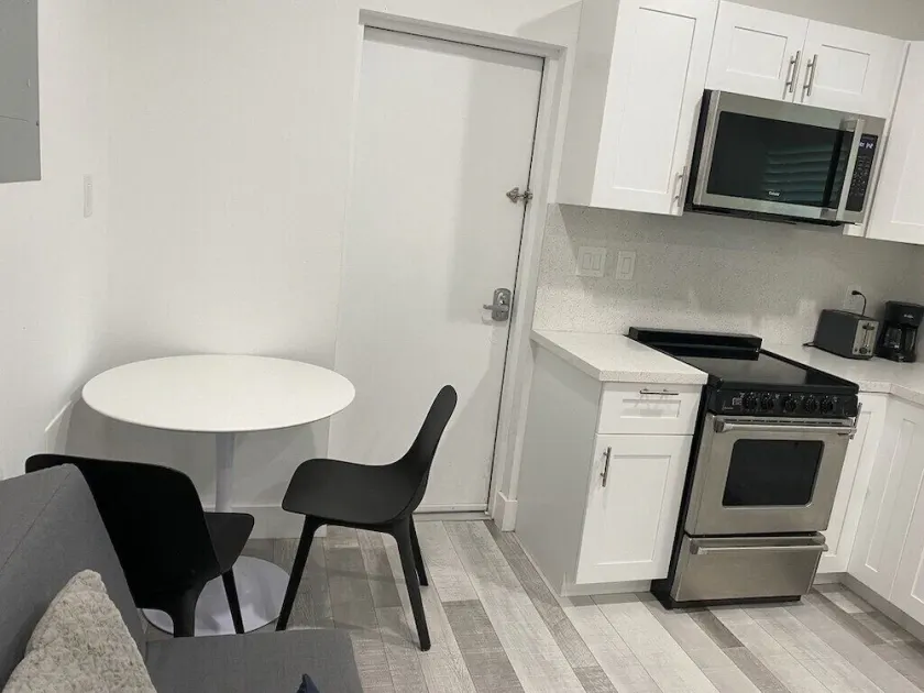 Private Access Full Size Studio Close to Hollywood Beach - Image 1