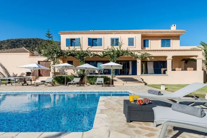 Casa totalmente equipada con terraza, jardín y barbacoa - Image 1