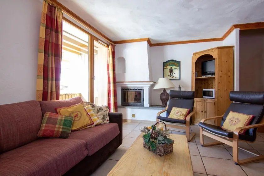 50m from ski slopes, 1st floor, balcony, fireplace or stove, tv, ski locker, 90m², Val Thorens - Image 1