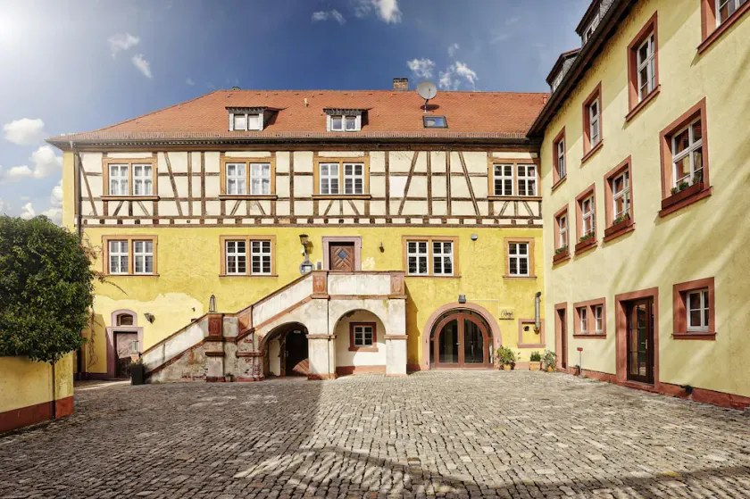 homie hotel wiener botschaft - Image 1