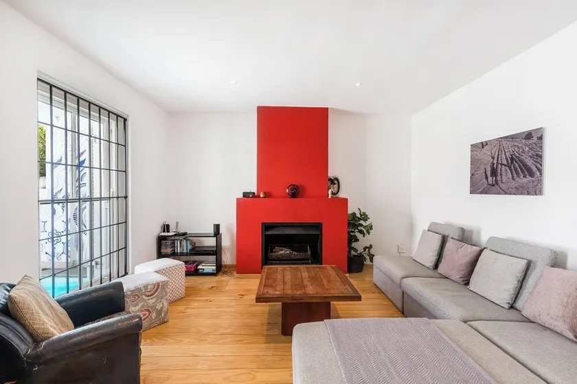 Spacious Modern Home in iconic Green Point - Image 1