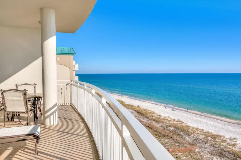 La Playa 502 - Image 1