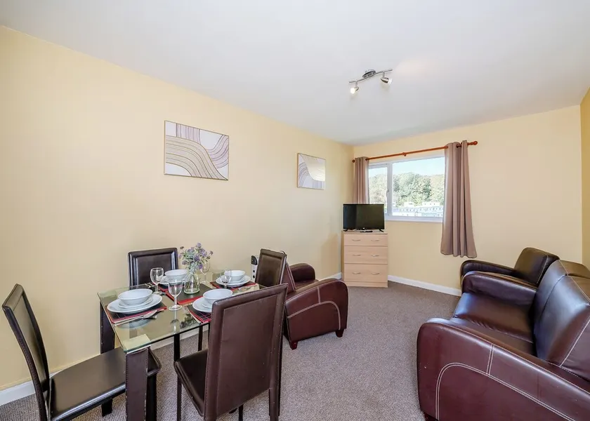 Silver 2 Bedroom Apartment - Image 1