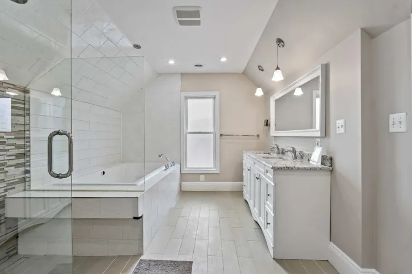 Stunning & Newest 100+ year old Historic Victorian - Image 1