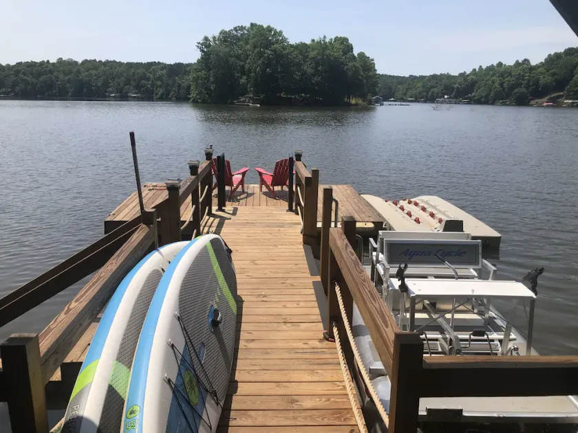 Sept. Book 5 days rentals receive 50% off pontoon rentals - Image 1