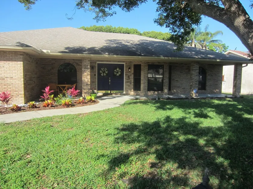 The perfect home base for exploring Florida! 3BR, 2BA executive home with Pool - Image 1