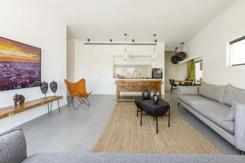 AirTLV-Bazel Apartment With Balcony - Image 1