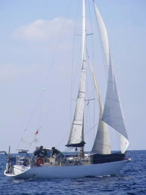 BY SAILING IN THE GREEK ISLANDS - Image 1